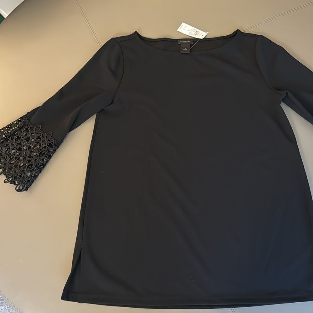 NWT Ann Taylor Lace Bell Cuff Black 3/4 Sleeve Top. Size Smalll. - Picture 3 of 9